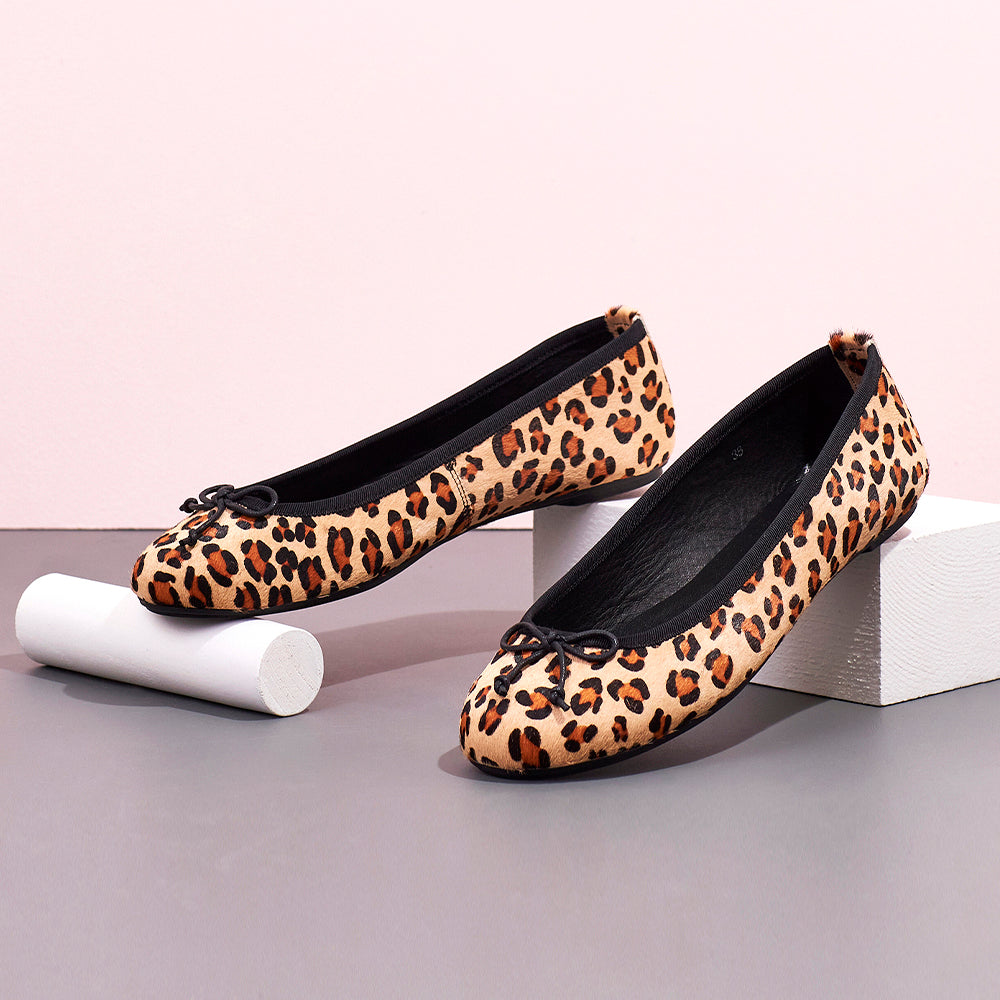 Tina Leopard Print Calf Hair Ballet Flat – SAMBAG